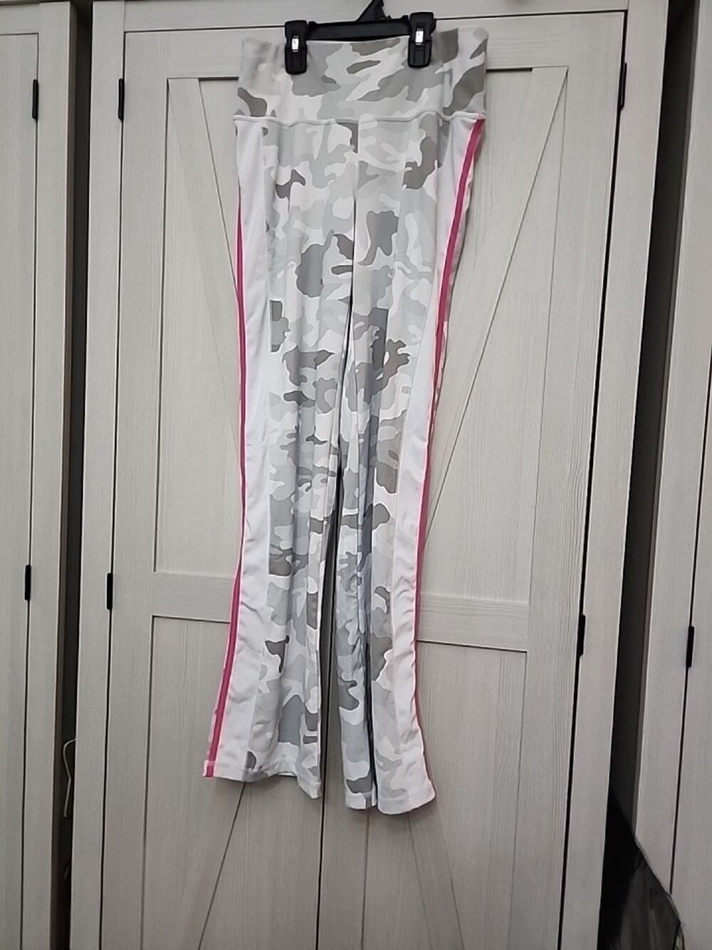 Boston Proper Camo Flare Yoga/Workout Pants-Size XS-Stretchy-Athleisure-Soft